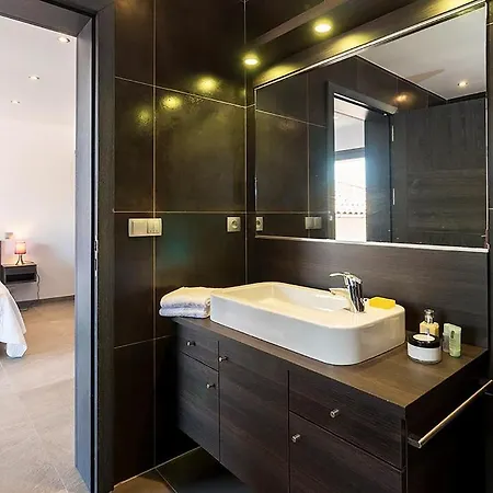 Sleeps 10 Pool Air Con Wifi Pricojo