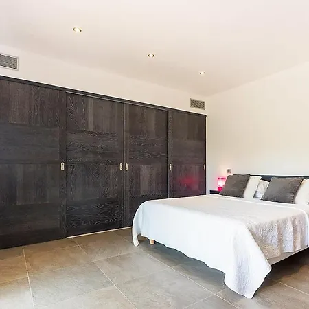 Sleeps 10 Pool Air Con Wifi فيلة *